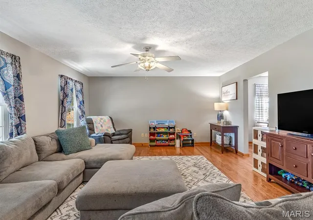 Photo 4 of Sale Pending at 6145 Blackjack Rd, Oakdale, IL 62268 | MLS# MIS26055923 | Listing updated on 2026-09-06