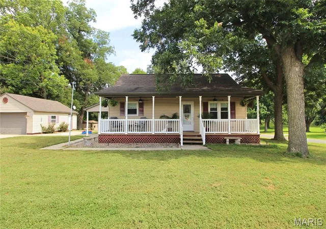 Photo 1 of Sale Pending at 822 Sparta St, St Libory, IL 62282 | MLS# MIS26055927 | Listing updated on 2026-10-05