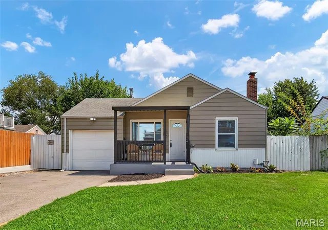 Photo 2 of Single family home for sale at 8640 S Grand Ave, Saint Louis, MO 63125 | MLS# MIS26055940 | Listing updated on 2026-09-08