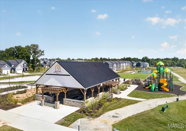 Photo 2 of Condo for sale at 427 Sunset Holw Dr, Wentzville, MO 63385 | MLS# MIS26055941 | Listing updated on 2026-09-13