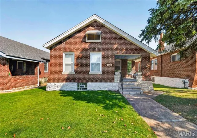 Photo 1 of Single family home for sale at 5828 S Kingshighway Blvd, St Louis, MO 63109 | MLS# MIS26055947 | Listing updated on 2026-09-16