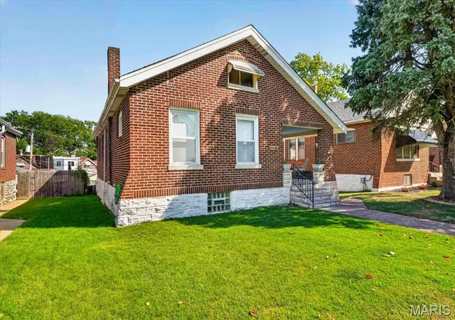 Photo 2 of Single family home for sale at 5828 S Kingshighway Blvd, St Louis, MO 63109 | MLS# MIS26055947 | Listing updated on 2026-09-21