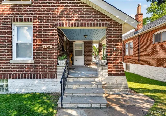 Photo 3 of Single family home for sale at 5828 S Kingshighway Blvd, St Louis, MO 63109 | MLS# MIS26055947 | Listing updated on 2026-09-16