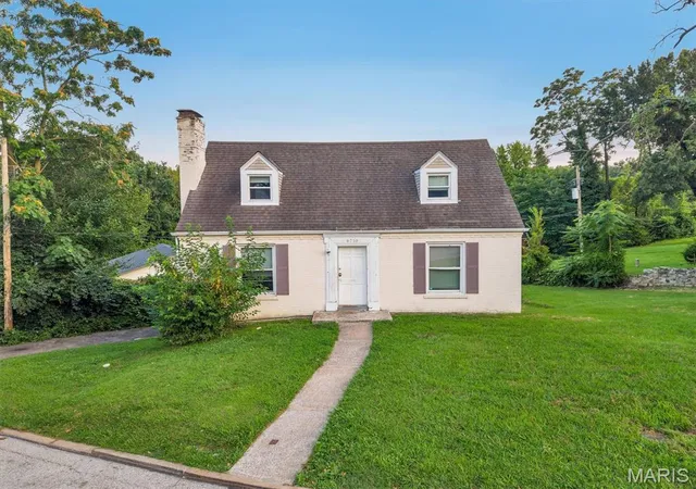 Photo 1 of Single family home for sale at 6710 Kenwood Dr, Saint Louis, MO 63121 | MLS# MIS26055948 | Listing updated on 2026-09-02
