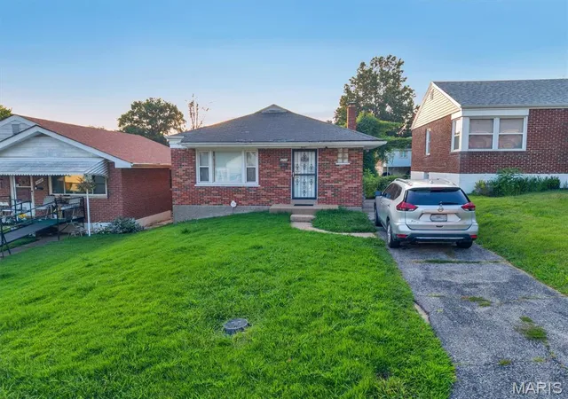 Photo 1 of Single family home for sale at 4709 Fletcher St, Saint Louis, MO 63121 | MLS# MIS26055950 | Listing updated on 2026-09-02