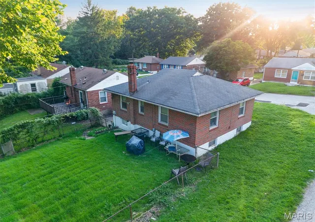 Photo 3 of Single family home for sale at 4610 Seattle St, Saint Louis, MO 63121 | MLS# MIS26055959 | Listing updated on 2026-09-05