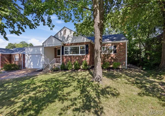 Photo 2 of Sale Pending at 9561 Lodge Pole Ln, Saint Louis, MO 63126 | MLS# MIS26055960 | Listing updated on 2026-09-05