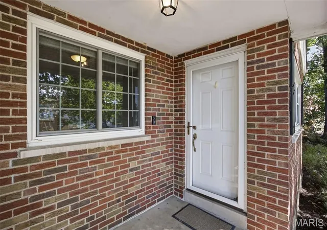 Photo 3 of Sale Pending at 9561 Lodge Pole Ln, Saint Louis, MO 63126 | MLS# MIS26055960 | Listing updated on 2026-09-05