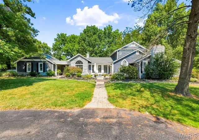 Photo 3 of Single family home for sale at 6020 Lafayette Dr, Weldon Spring, MO 63304 | MLS# MIS26055961 | Listing updated on 2026-09-14