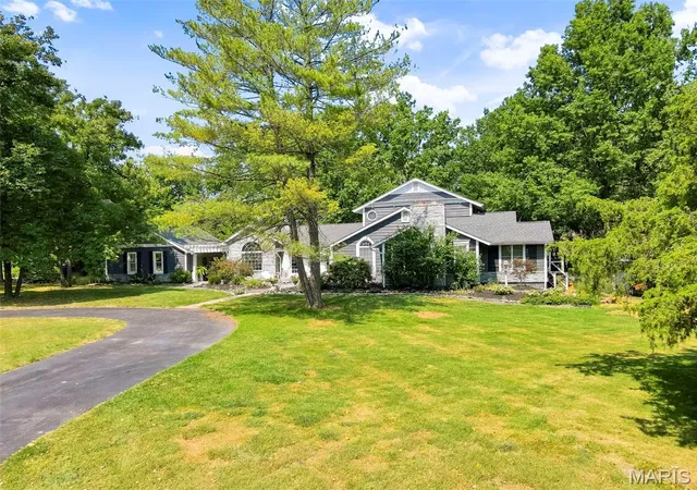 Photo 4 of Single family home for sale at 6020 Lafayette Dr, Weldon Spring, MO 63304 | MLS# MIS26055961 | Listing updated on 2026-09-14