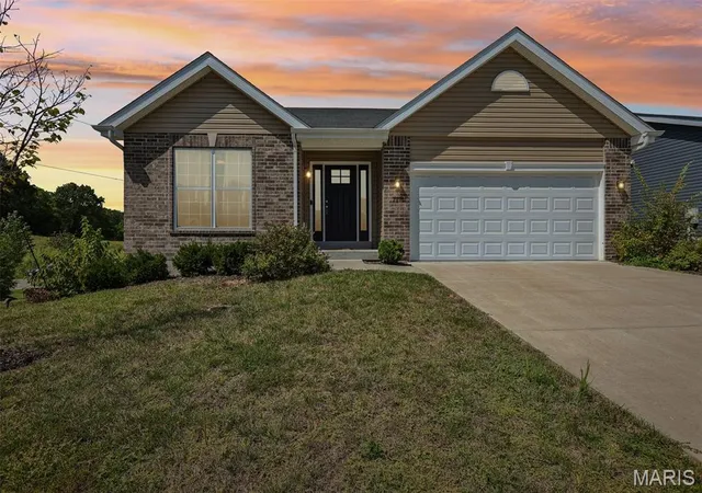 Single family home for sale at 777 Crk View Dr, Fenton, MO 63026 | MLS# MIS26055963