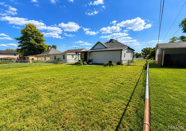 Photo 4 of Single family home for sale at 2119 N 4Th St, St Charles, MO 63301 | MLS# MIS26055968 | Listing updated on 2026-09-01
