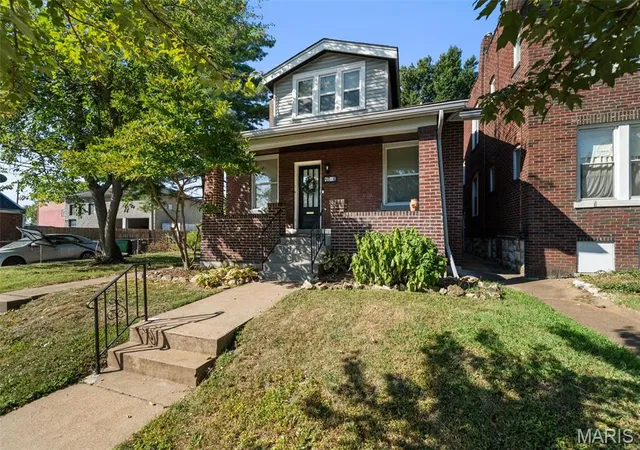 Photo 2 of Sale Pending at 4716 Milentz Ave, Saint Louis, MO 63116 | MLS# MIS26055970 | Listing updated on 2026-09-22