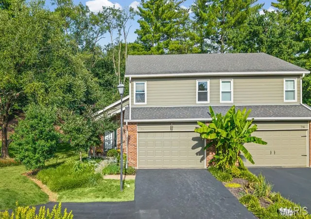 Photo 2 of Sale Pending at 718 Turtle Cvs, Ballwin, MO 63011 | MLS# MIS26055986 | Listing updated on 2026-10-06