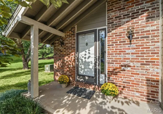 Photo 3 of Sale Pending at 718 Turtle Cvs, Ballwin, MO 63011 | MLS# MIS26055986 | Listing updated on 2026-10-06
