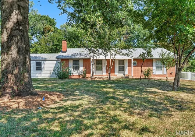 Photo 3 of Single family home for sale at 17 Dorclin Ln, Saint Louis, MO 63128 | MLS# MIS26056003 | Listing updated on 2026-09-13