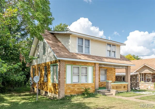 Photo 2 of Multi family home for sale at 345 E Springfield Ave, Saint Clair, MO 63077 | MLS# MIS26056024 | Listing updated on 2026-09-02