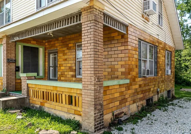 Listing Photo 3 - Condo for sale in building located at 345 E Springfield Ave, Saint Clair, MO 63077