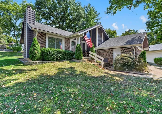 Photo 1 of Single family home for sale at 15 Cherrywood Ct, Saint Peters, MO 63376 | MLS# MIS26056026 | Listing updated on 2026-09-14
