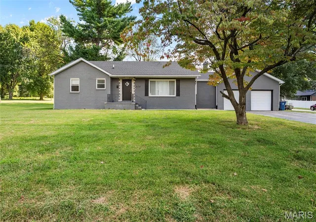 Photo 1 of Single family home for sale at 614 S Main St, Troy, IL 62294 | MLS# MIS26056031 | Listing updated on 2026-09-03