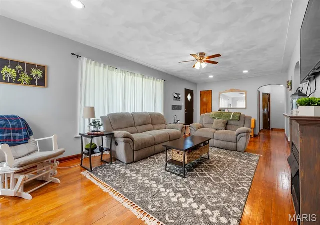 Photo 4 of Single family home for sale at 614 S Main St, Troy, IL 62294 | MLS# MIS26056031 | Listing updated on 2026-09-03