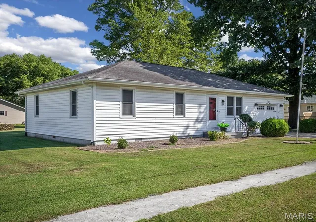 Photo 28 of Single family home for sale at 111 W Linden St, Marine, IL 62061 | MLS# MIS26056032 | Listing updated on 2026-09-13