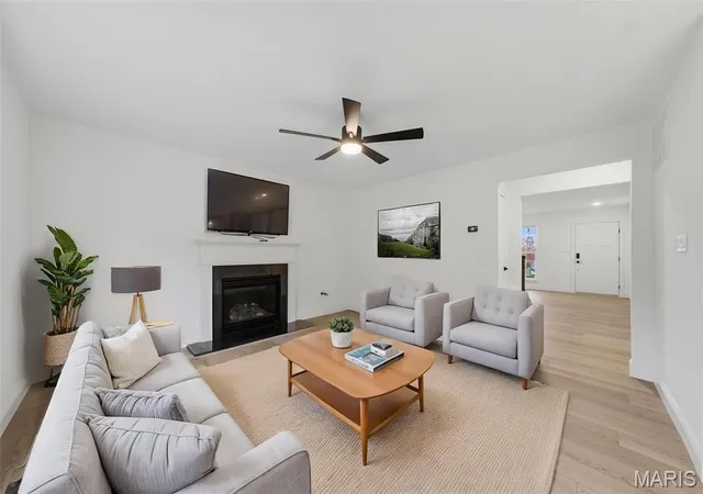 Photo 2 of Single family home for sale at 8 Shady Elm Ct, Saint Charles, MO 63301 | MLS# MIS26056041 | Listing updated on 2026-09-25