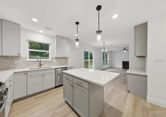 Photo 3 of Single family home for sale at 8 Shady Elm Ct, Saint Charles, MO 63301 | MLS# MIS26056041 | Listing updated on 2026-09-25