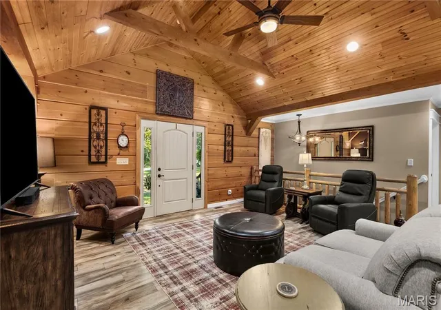 Photo 4 of Sale Pending at 10302 Dellwood Ct, Foristell, MO 63348 | MLS# MIS26056052 | Listing updated on 2026-09-28