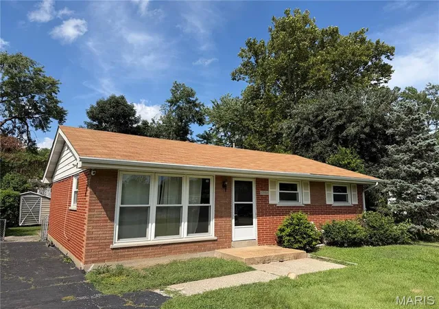 Photo 1 of Single family home for sale at 1201 Senate Dr, Saint Louis, MO 63138 | MLS# MIS26056068 | Listing updated on 2026-09-25