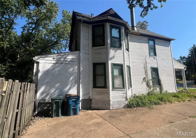 Photo 3 of Single family home for sale at 2135 Alameda Ave, Saint Louis, MO 63143 | MLS# MIS26056069 | Listing updated on 2026-09-05