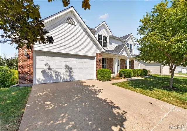 Photo 2 of Single family home for sale at 5 Revolutionary Way Ct, O Fallon, MO 63366 | MLS# MIS26056080 | Listing updated on 2026-09-14