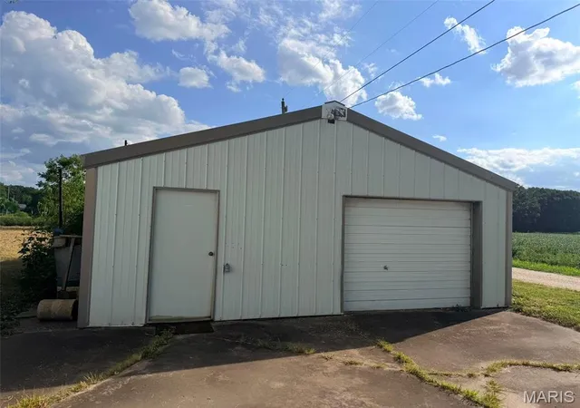 Photo 3 of Single family home for sale at 619 E Bims Rd, Brussels, IL 62013 | MLS# MIS26056089 | Listing updated on 2026-09-01