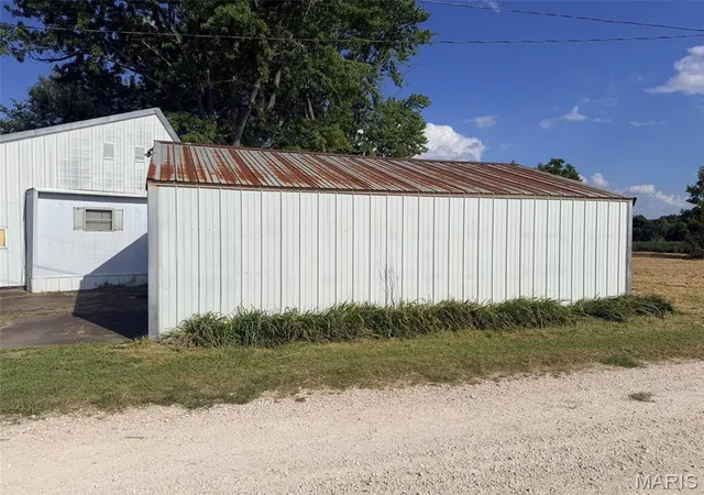 Photo 4 of Single family home for sale at 619 E Bims Rd, Brussels, IL 62013 | MLS# MIS26056089 | Listing updated on 2026-09-01
