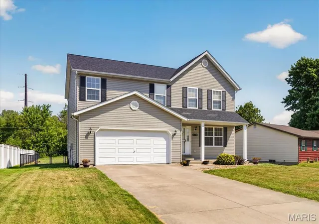 Photo 3 of Single family home for sale at 412 W 5th Street, Saint Jacob, IL 62281 | MLS# MIS26056100 | Listing updated on 2026-09-14