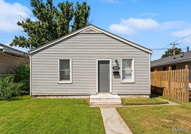 Multi family home for sale at 1047 Washington Ave, Madison, IL 62060 | MLS# MIS26056103 | Listing updated on 2026-09-04