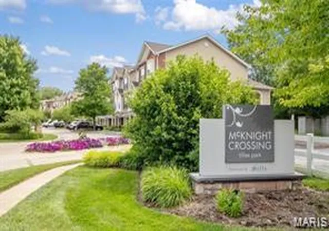Photo 3 of Condo for sale at 2632 Mcknight Xing Ct, Saint Louis, MO 63124 | MLS# MIS26056106 | Listing updated on 2026-09-28