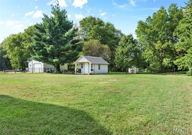 Photo 27 of Single family home for sale at 30 Lexington Ln, Highland, IL 62249 | MLS# MIS26056109 | Listing updated on 2026-09-03