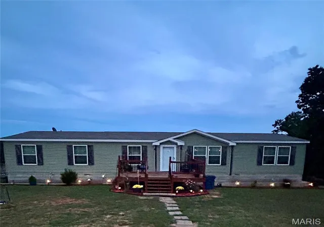 Photo 3 of Manufactured home for sale at 10037 Gingham Dr, Richwoods, MO 63071 | MLS# MIS26056112 | Listing updated on 2026-10-16