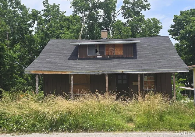 Photo 1 of Single family home for sale at 9217 Bristol Ave, Saint Louis, MO 63114 | MLS# MIS26056113 | Listing updated on 2026-08-31