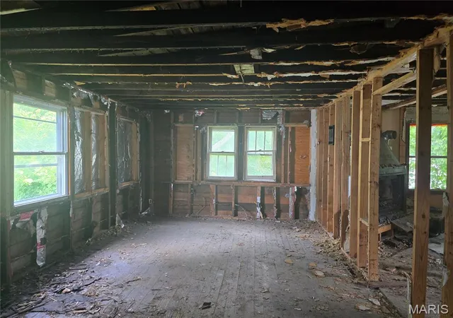 Photo 5 of Single family home for sale at 9217 Bristol Ave, Saint Louis, MO 63114 | MLS# MIS26056113 | Listing updated on 2026-08-31