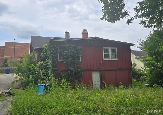 Photo 10 of Single family home for sale at 9217 Bristol Ave, Saint Louis, MO 63114 | MLS# MIS26056113 | Listing updated on 2026-08-31