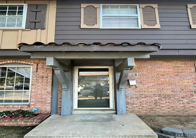 Photo 1 of Condo for sale at 8820 Santa Bella Dr, Hazelwood, MO 63042 | MLS# MIS26056114 | Listing updated on 2026-09-15