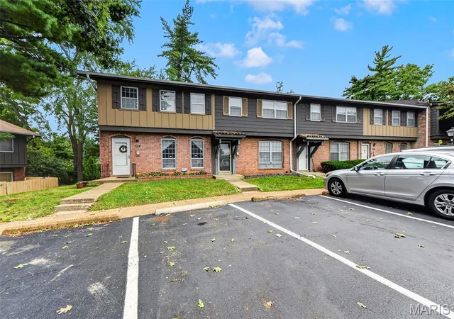Photo 1 of Condo for sale at 8820 Santa Bella Dr, Hazelwood, MO 63042 | MLS# MIS26056114 | Listing updated on 2026-09-26