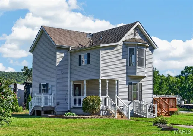 Photo 2 of Single family home for sale at 129 E Pacific St, Pacific, MO 63069 | MLS# MIS26056147 | Listing updated on 2026-09-03