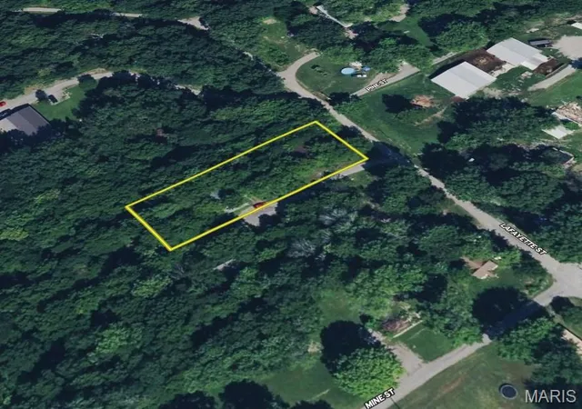 Photo 2 of Single family home for sale at 687 Henry Luthy Memorial Dr, Willisville, IL 62997 | MLS# MIS26056149 | Listing updated on 2026-09-01