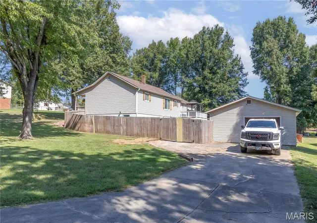 Photo 5 of Single family home for sale at 825 Albert St, Dexter, MO 63841 | MLS# MIS26056154 | Listing updated on 2026-09-01