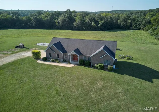 Photo 3 of Single family home for sale at 4426 Old State Rd, Gerald, MO 63037 | MLS# MIS26056164 | Listing updated on 2026-09-02