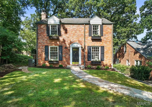 Photo 1 of Sale Pending at 225 Parkland Ave, Saint Louis, MO 63122 | MLS# MIS26056166 | Listing updated on 2026-09-12