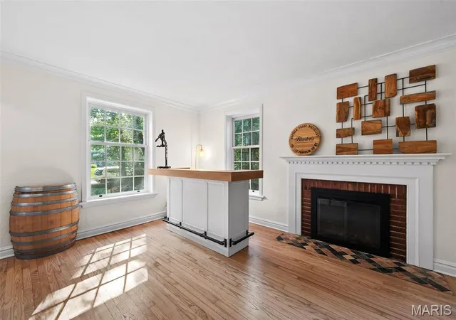 Photo 2 of Sale Pending at 225 Parkland Ave, Saint Louis, MO 63122 | MLS# MIS26056166 | Listing updated on 2026-09-12